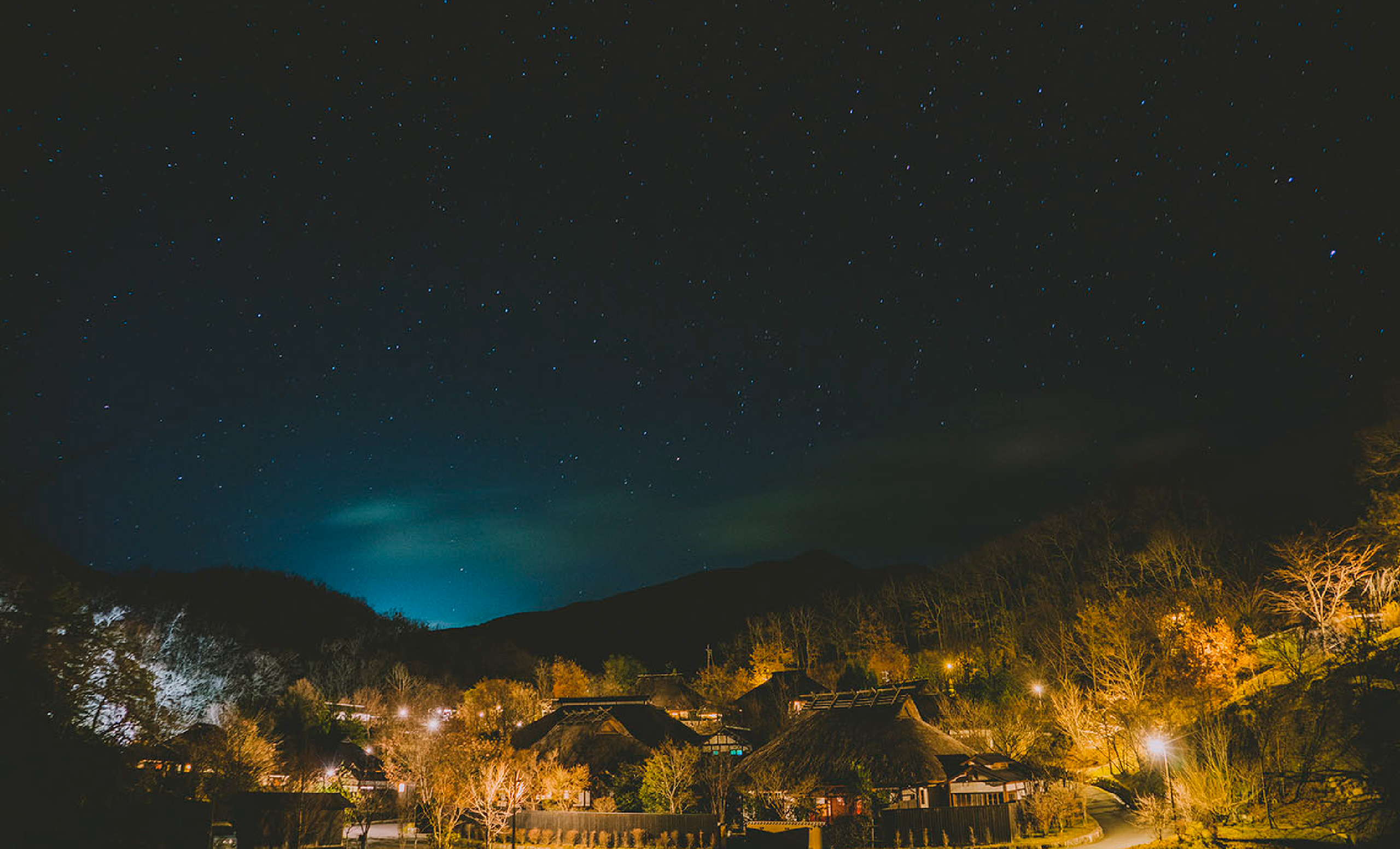 深山山荘外観(夜)