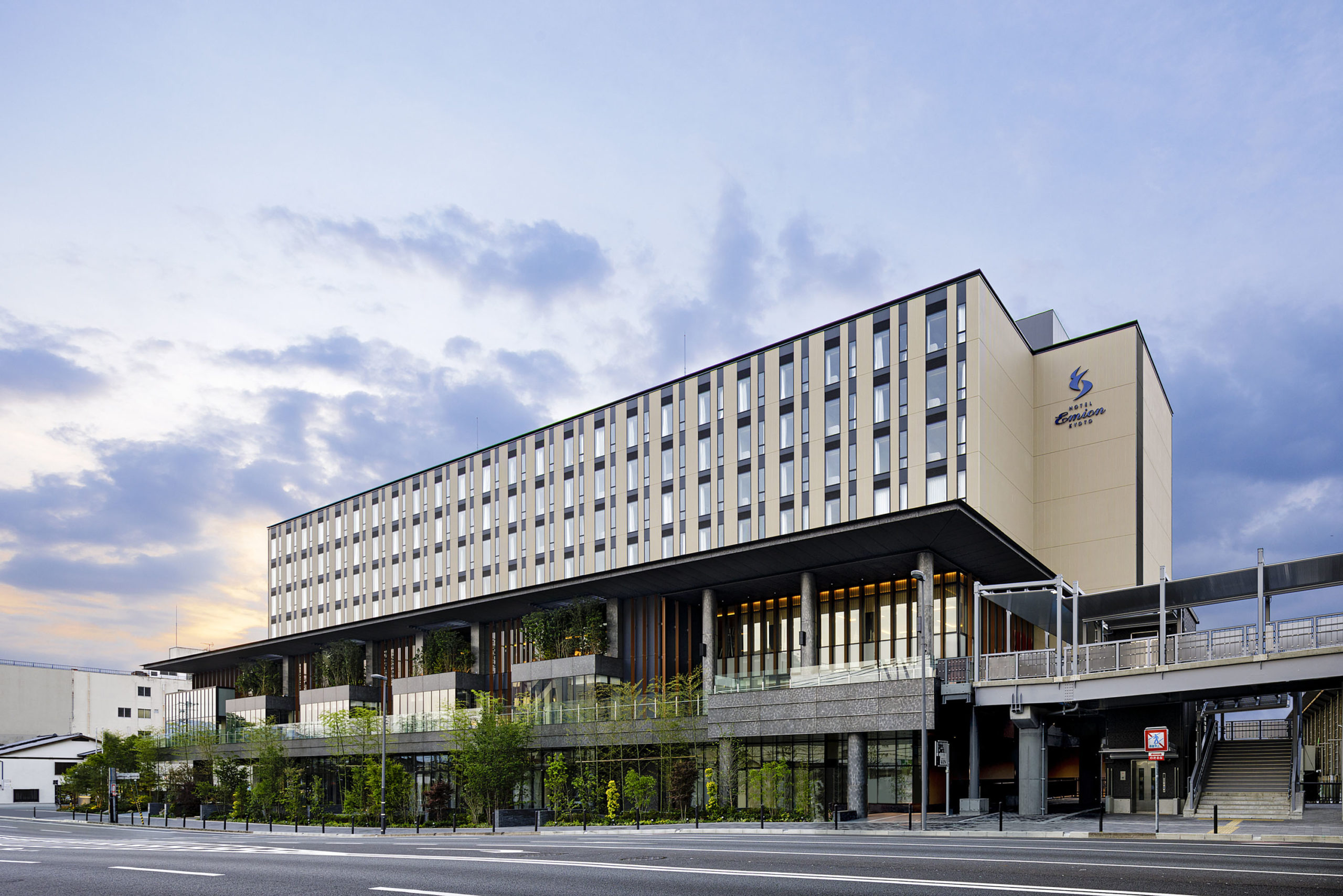 ホテルエミオン京都外観