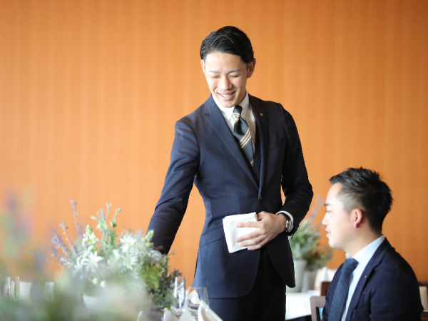 ノバレーゼ　館内スタッフ③