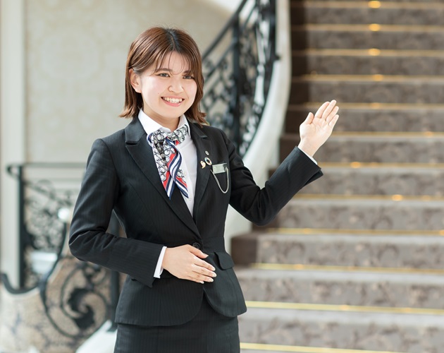 グラストニア　フロント